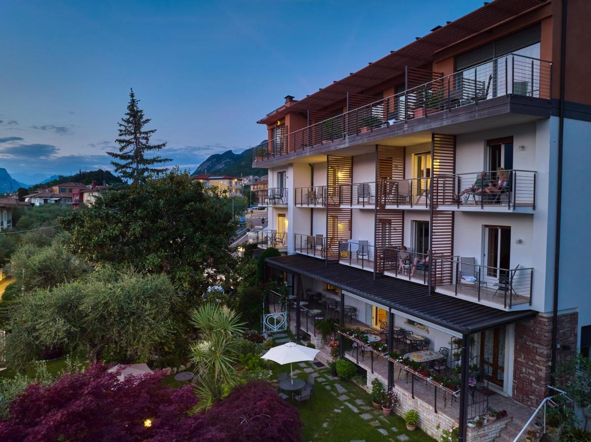 Eco Hotel Ariston Malcesine Buitenkant foto