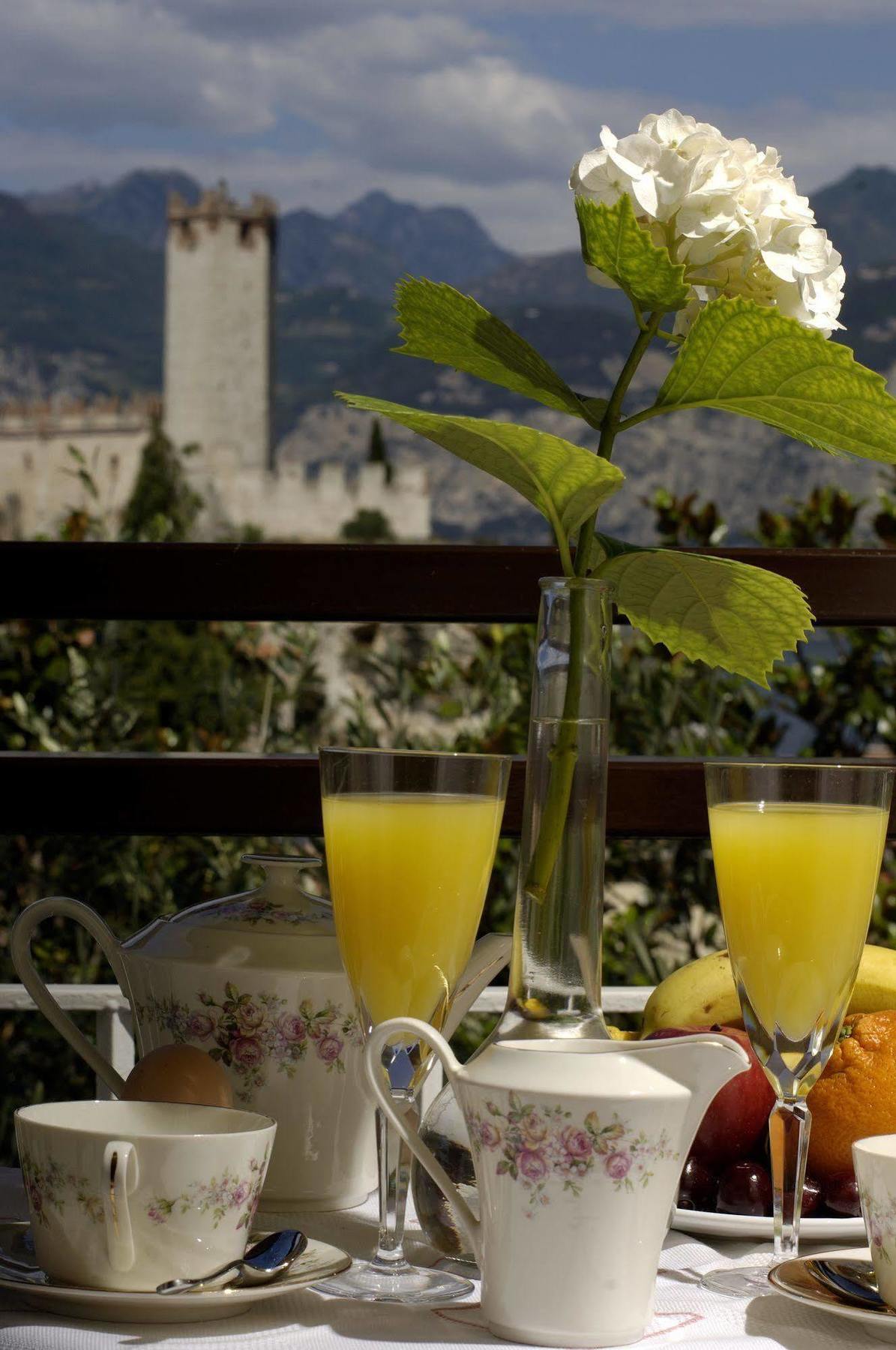 Eco Hotel Ariston Malcesine Buitenkant foto